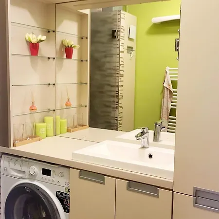 Becky Sárvár